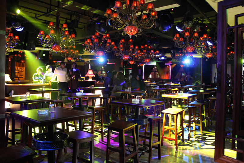 昆山萊克威尼酒吧設(shè)計實景